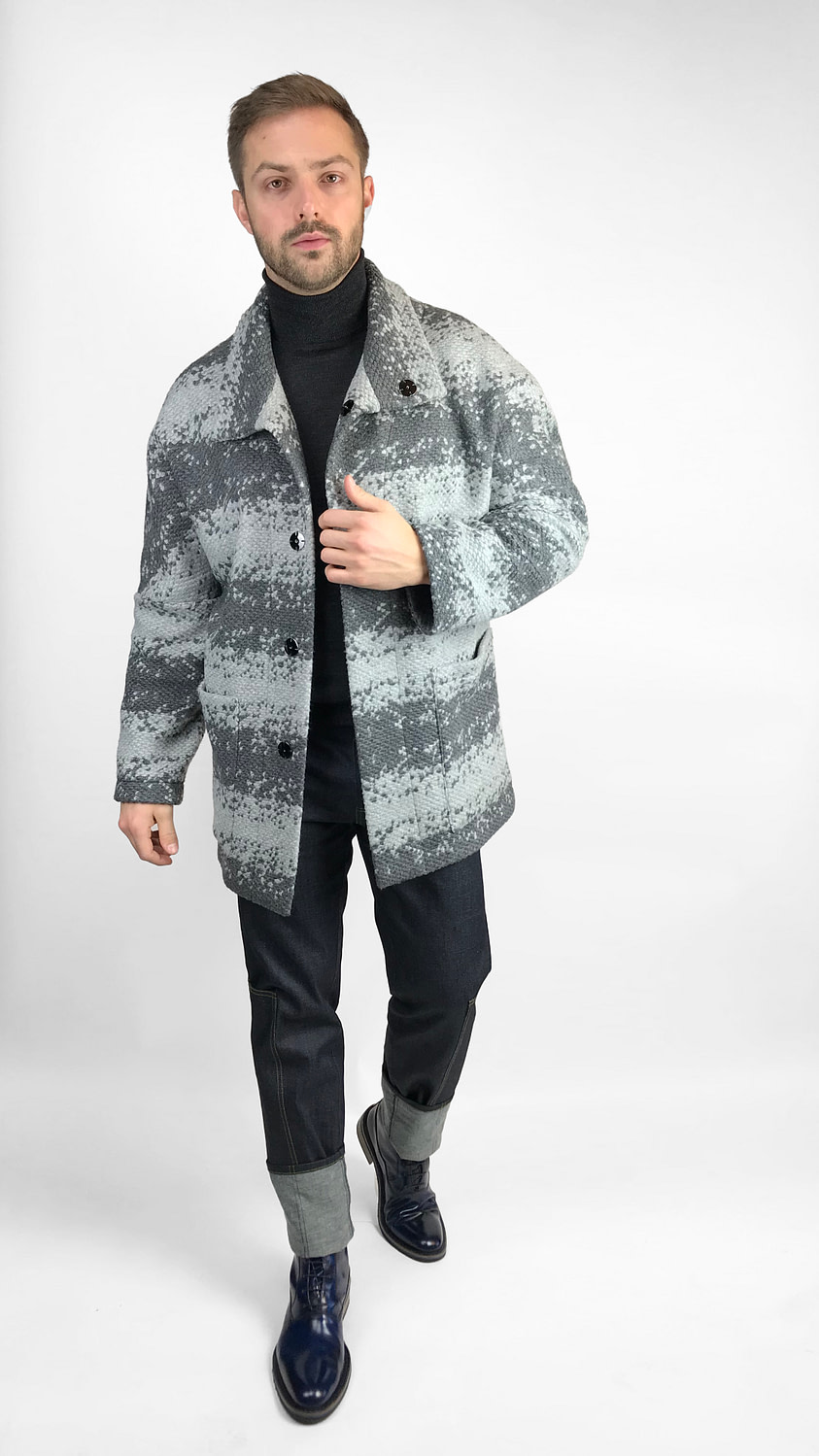 Modernus vyriškas oversize paltas